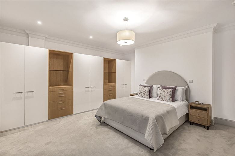 2 bedroom flat, Devonshire Street, Marylebone W1W