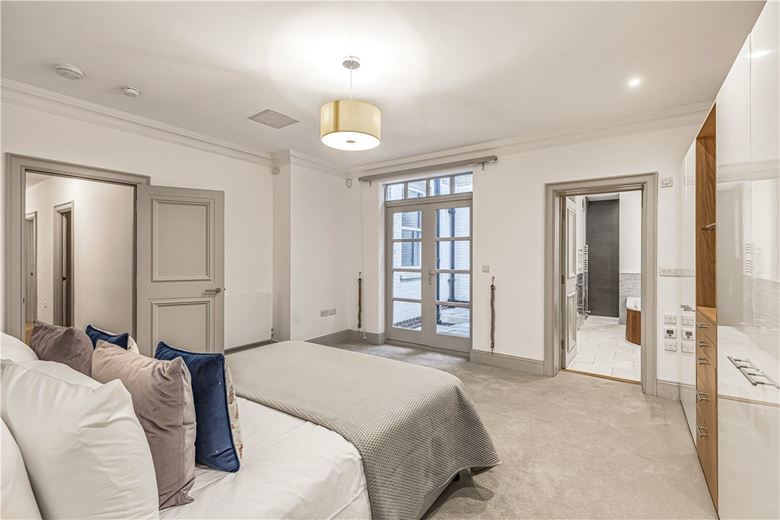 2 bedroom flat, Devonshire Street, Marylebone W1W