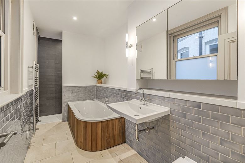 2 bedroom flat, Devonshire Street, Marylebone W1W