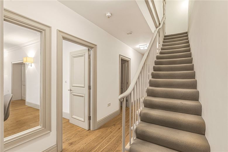 2 bedroom flat, Devonshire Street, Marylebone W1W