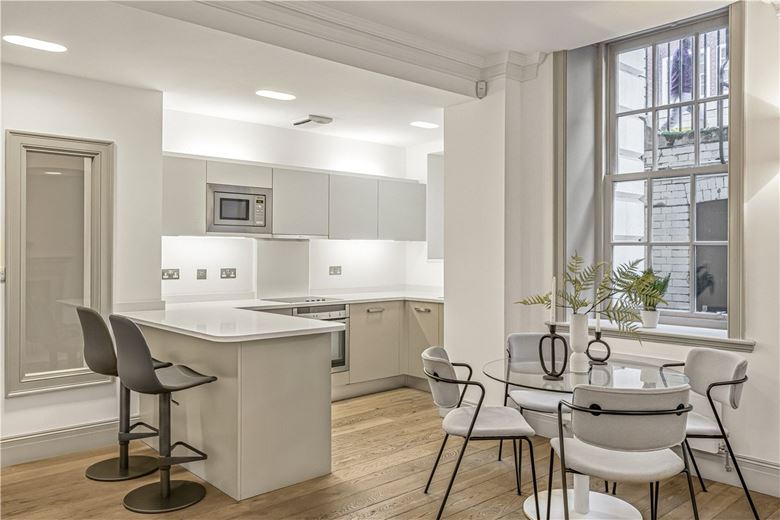2 bedroom flat, Devonshire Street, Marylebone W1W