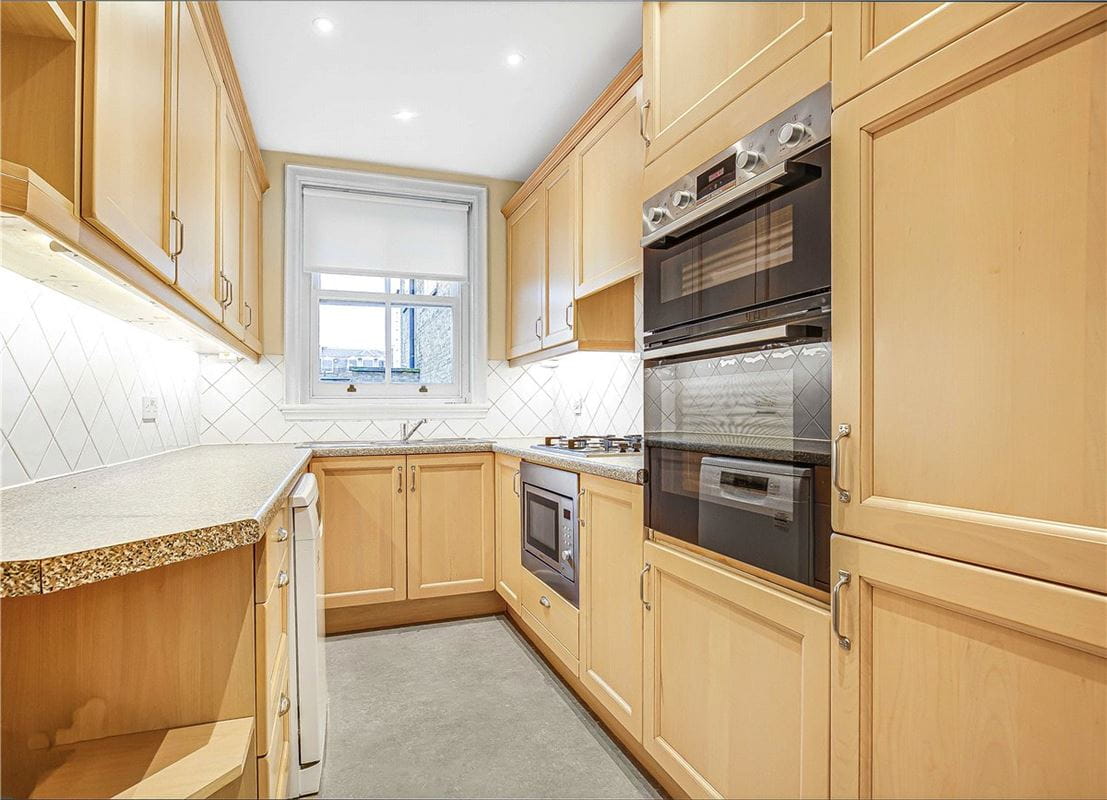 3 bedroom flat, Wimpole Street, Marylebone W1G - Available
