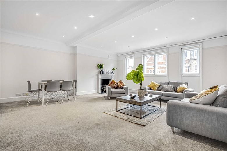 3 bedroom flat, Wimpole Street, Marylebone W1G - Available