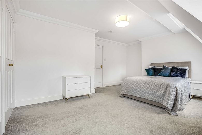3 bedroom flat, Wimpole Street, Marylebone W1G - Available