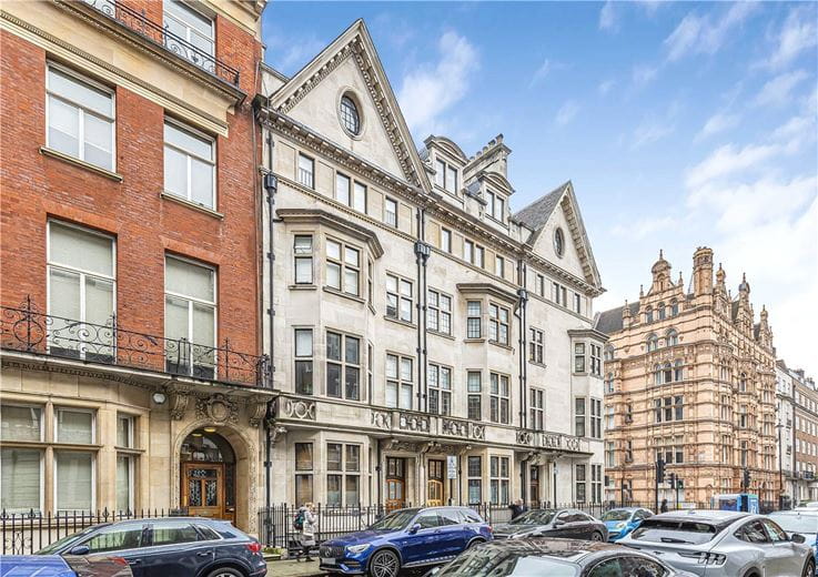 3 bedroom flat, Wimpole Street, Marylebone W1G - Available