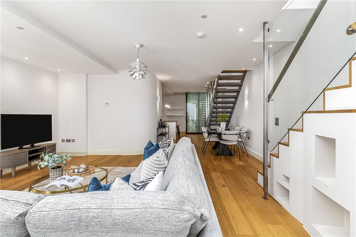 4 bedroom house, Cavendish Mews South, Marylebone W1W - Available