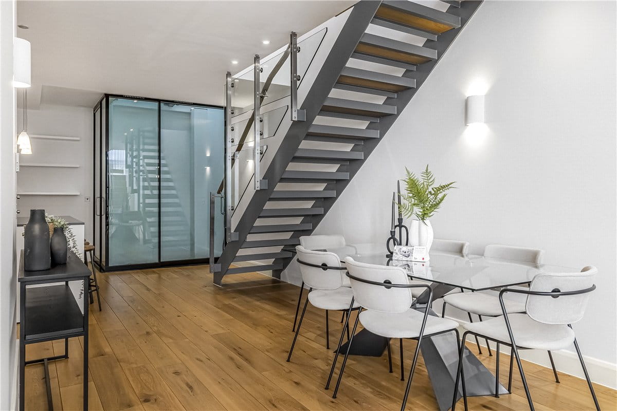4 bedroom house, Cavendish Mews South, Marylebone W1W - Available