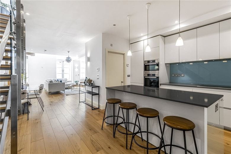 4 bedroom house, Cavendish Mews South, Marylebone W1W - Available