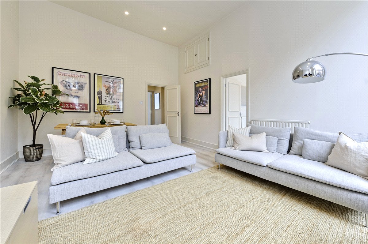 1 bedroom flat, Nottingham Place, London W1U - Available