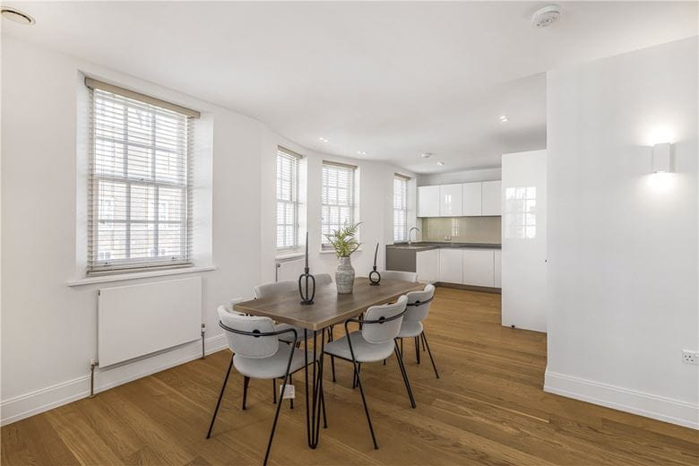 3 bedroom maisonette, Devonshire Street, Marylebone W1G - Available