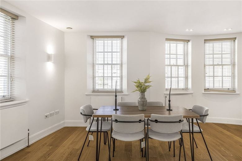 3 bedroom maisonette, Devonshire Street, Marylebone W1G - Available