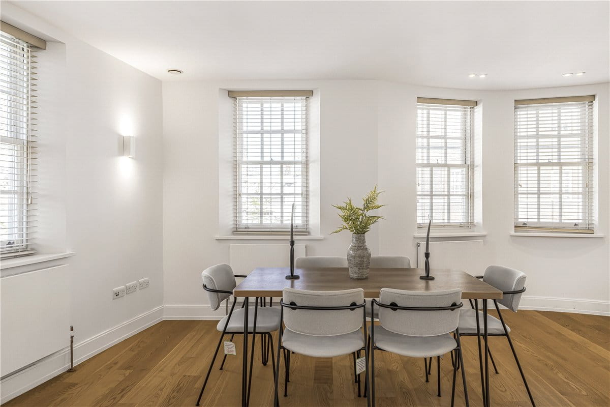 3 bedroom maisonette, Devonshire Street, Marylebone W1G - Available