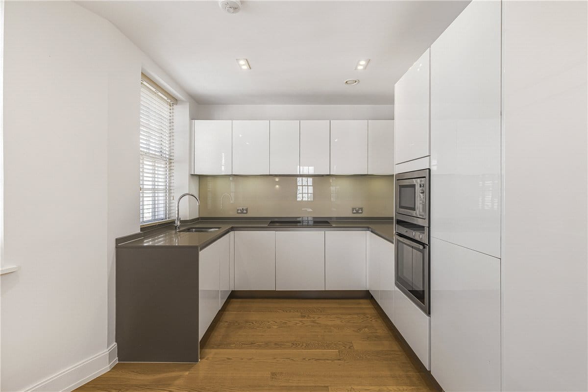 3 bedroom maisonette, Devonshire Street, Marylebone W1G - Available