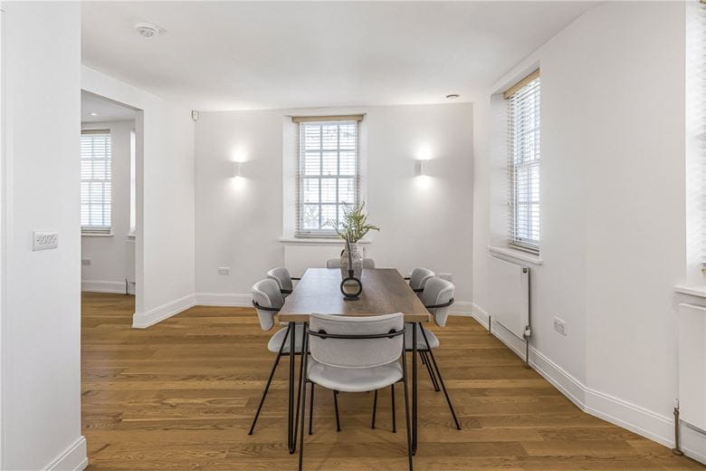 3 bedroom maisonette, Devonshire Street, Marylebone W1G - Available