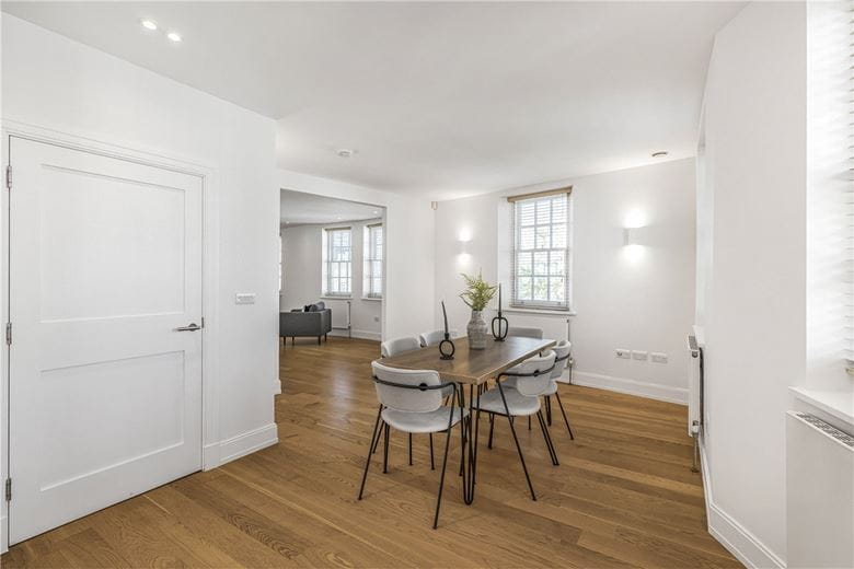 3 bedroom maisonette, Devonshire Street, Marylebone W1G - Available