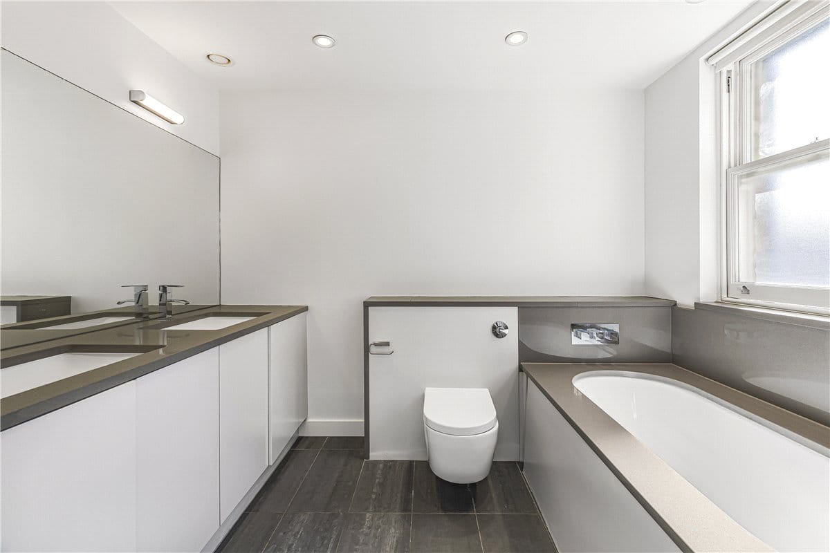 3 bedroom maisonette, Devonshire Street, Marylebone W1G - Available
