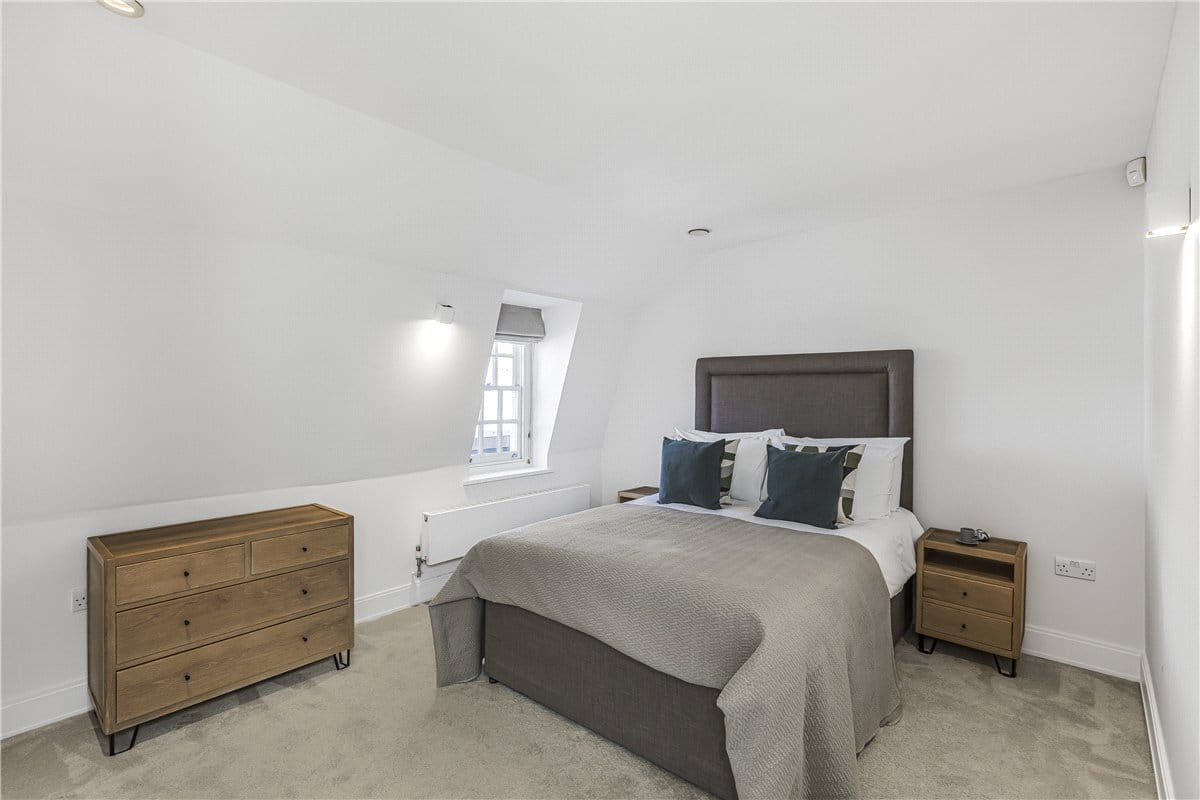 3 bedroom maisonette, Devonshire Street, Marylebone W1G - Available