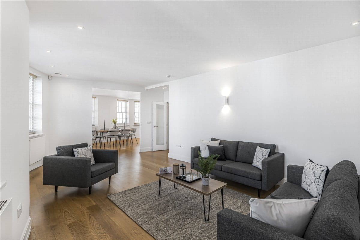 3 bedroom maisonette, Devonshire Street, Marylebone W1G - Available