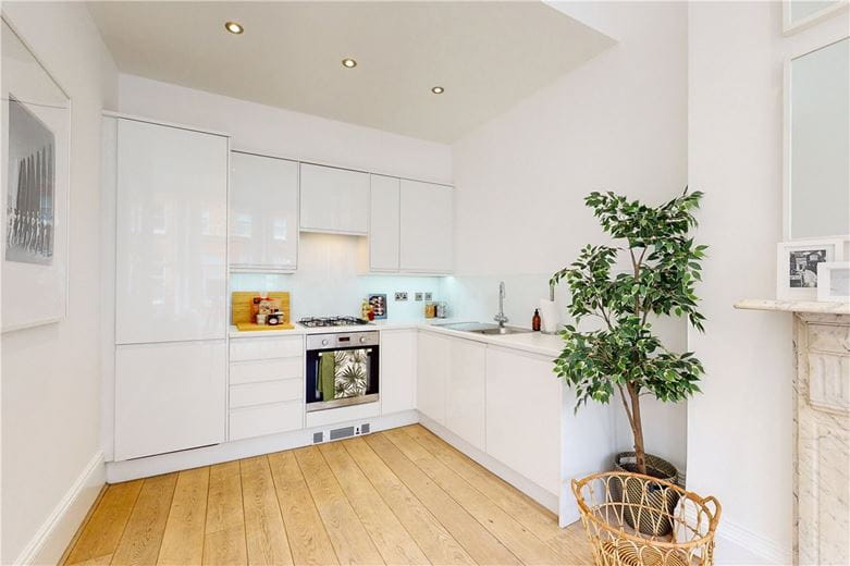 1 bedroom flat, Nottingham Place, London W1U - Available