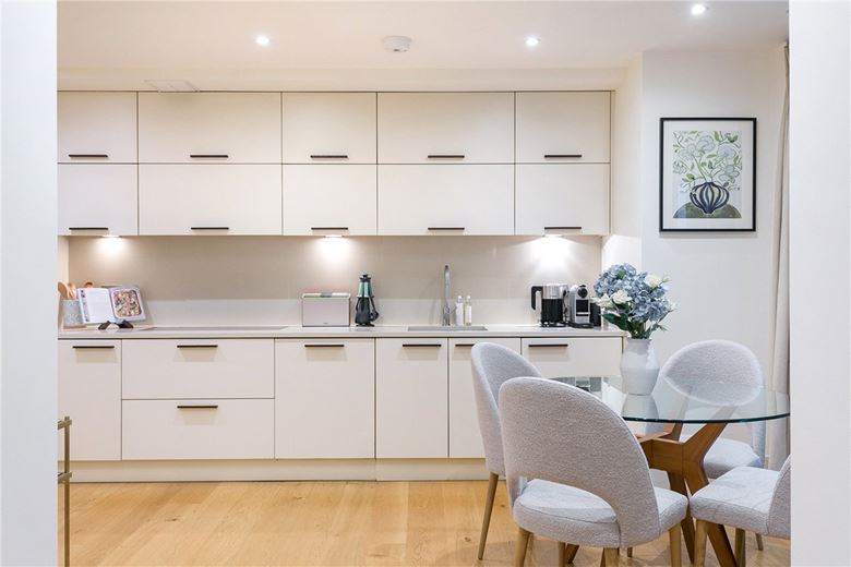 1 bedroom flat, Armitage Apartments, 228 Great Portland Street W1W - Available