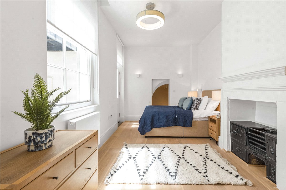 4 bedroom flat, Devonshire Place, Marylebone W1G - Available