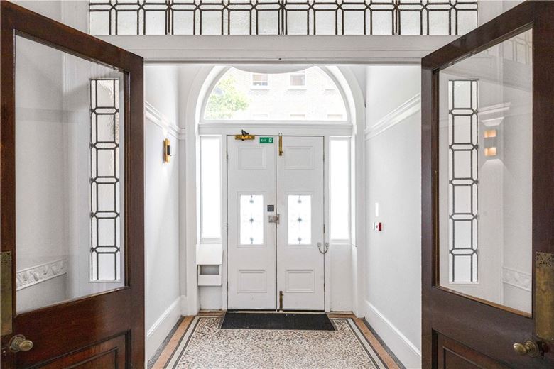 4 bedroom flat, Devonshire Place, Marylebone W1G - Available