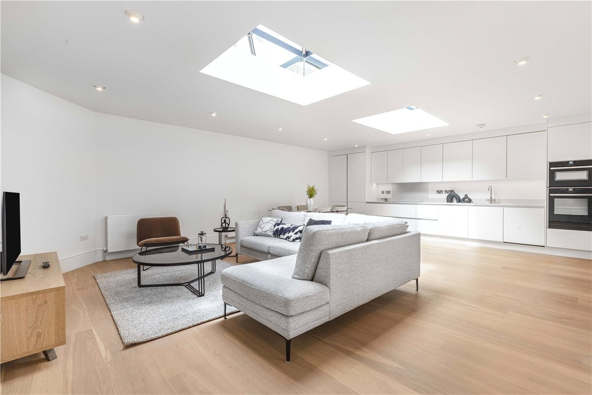 4 bedroom flat, Devonshire Place, Marylebone W1G - Available