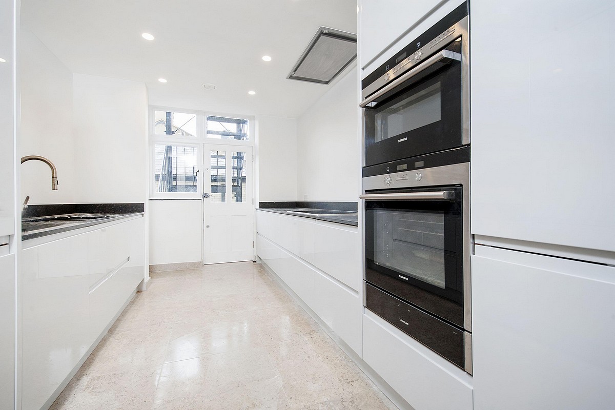 3 bedroom flat, Weymouth Street, Marylebone W1G - Available