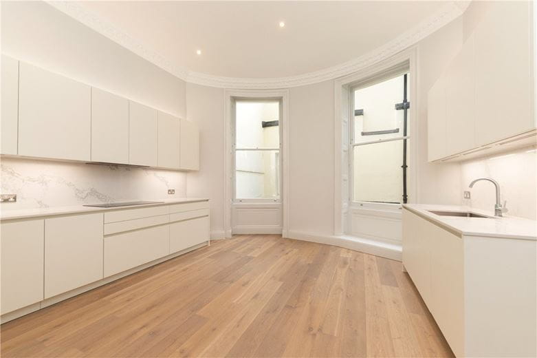 3 bedroom flat, Gloucester Place, London W1U - Available