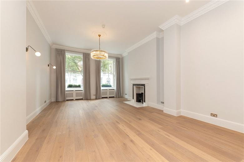 3 bedroom flat, Gloucester Place, London W1U - Available