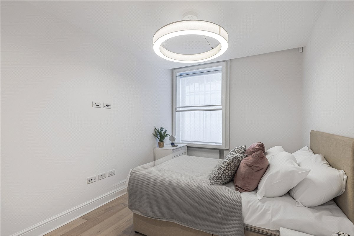 2 bedroom flat, Devonshire Street, Marylebone W1G - Available