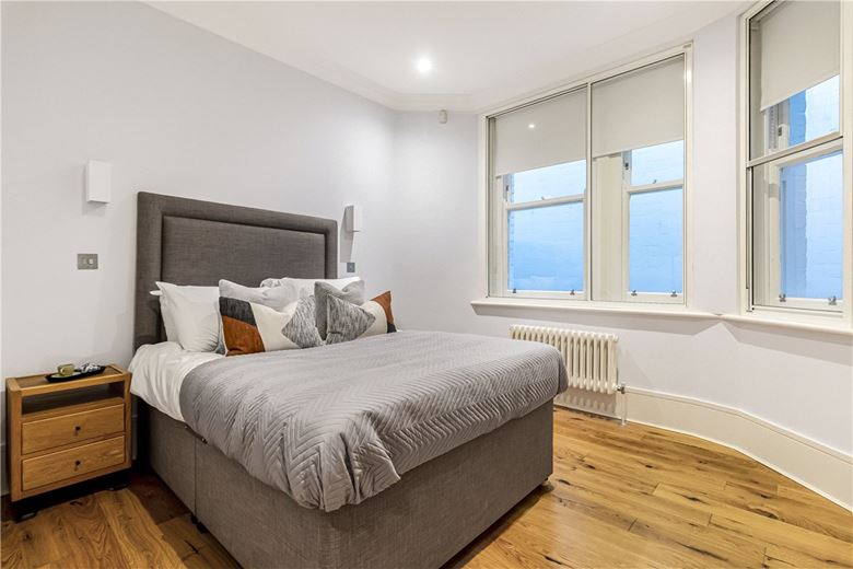 2 bedroom flat, Devonshire Place, Marylebone W1G - Available