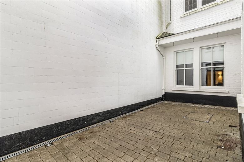 2 bedroom flat, Devonshire Place, Marylebone W1G - Available