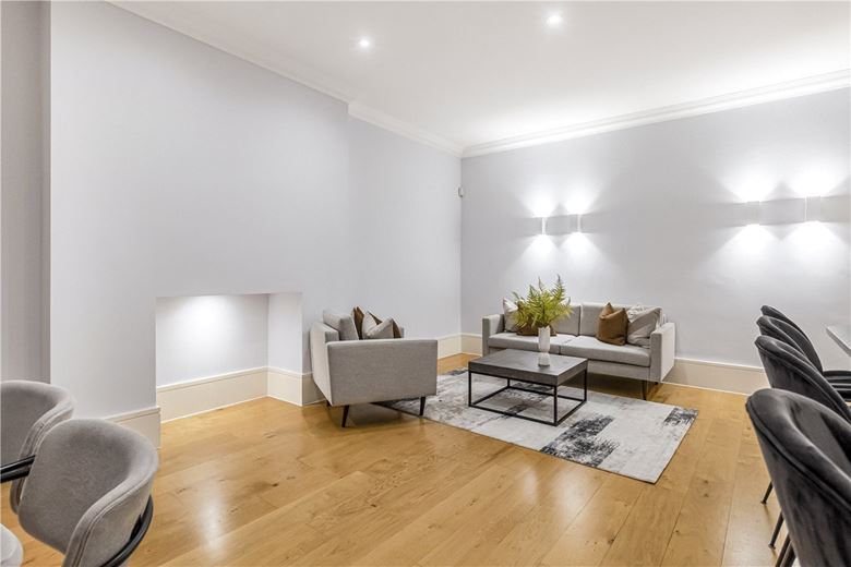 2 bedroom flat, Devonshire Place, Marylebone W1G - Available