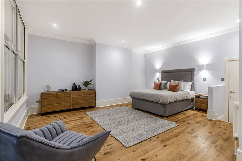 2 bedroom flat, Devonshire Place, Marylebone W1G - Available