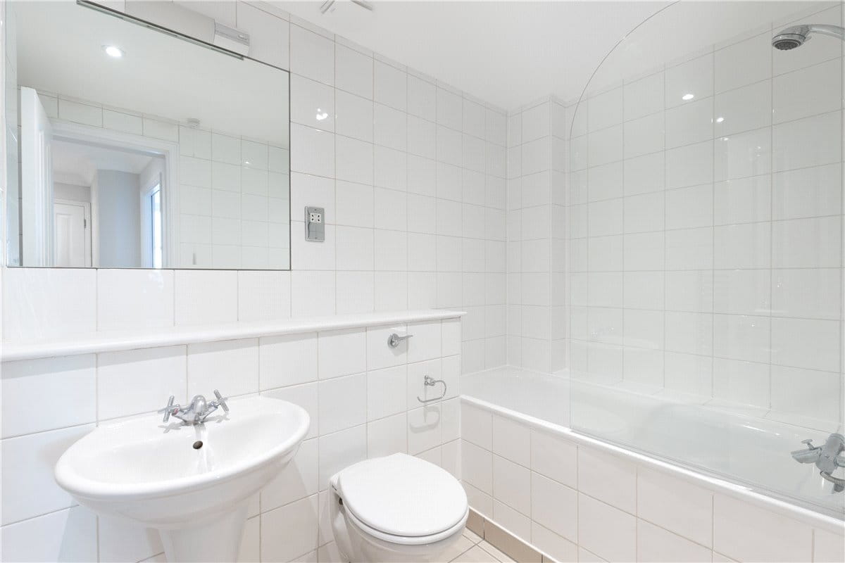 2 bedroom flat, Manchester Street, Marylebone W1U - Available