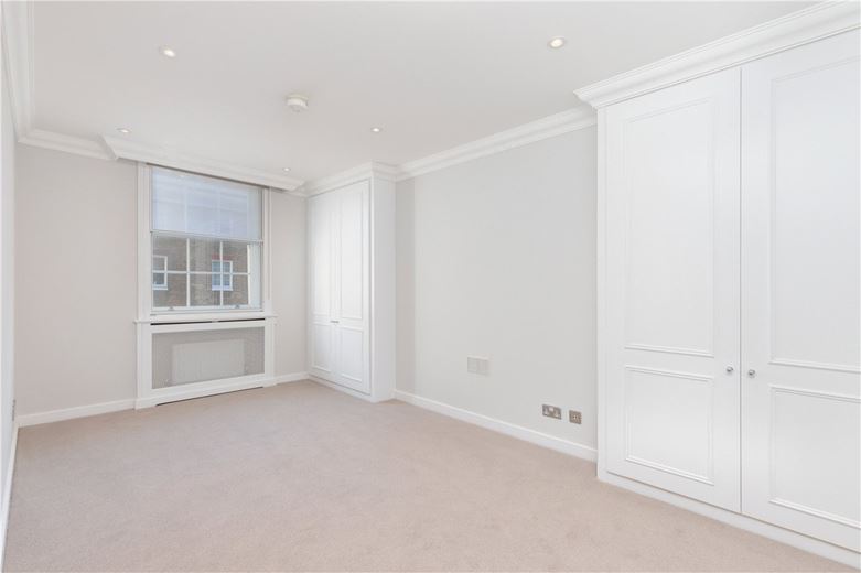 2 bedroom flat, Manchester Street, Marylebone W1U - Available