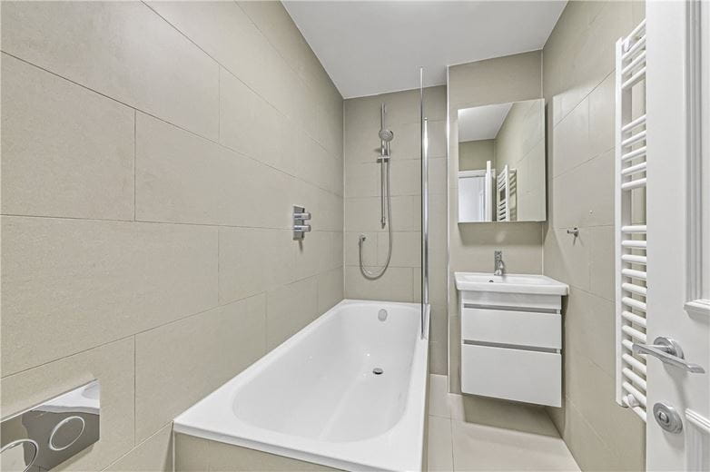 3 bedroom flat, Upper Wimpole Street, Marylebone W1G - Available