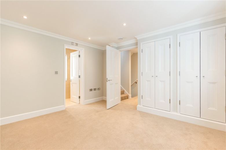 2 bedroom flat, Great Cumberland Place, Marylebone W1H - Available