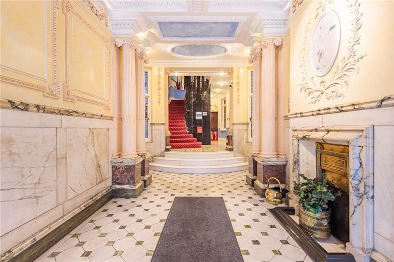 3 bedroom flat, New Cavendish Street, Marylebone W1W - Available