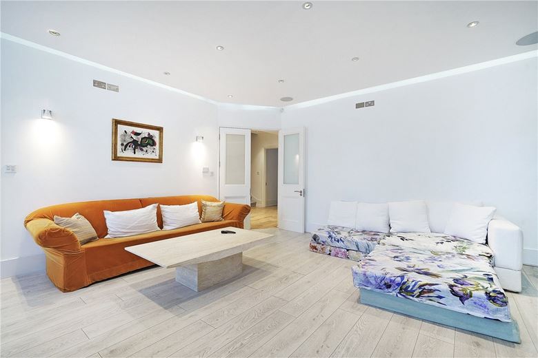 8 bedroom house, Devonshire Place, Marylebone W1G - Available