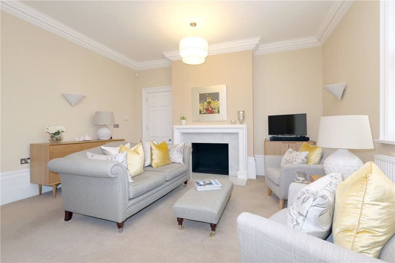 1 bedroom flat, Chandos Street, Marylebone W1G - Let Agreed