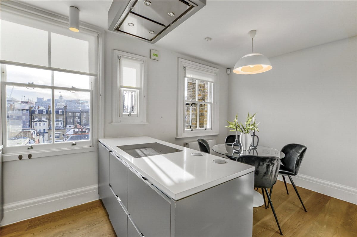 2 bedroom flat, New Cavendish Street, Marylebone W1G - Available
