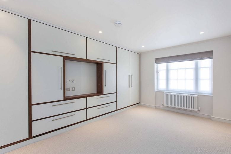 2 bedroom flat, Upper Berkeley Street, London W1H - Available