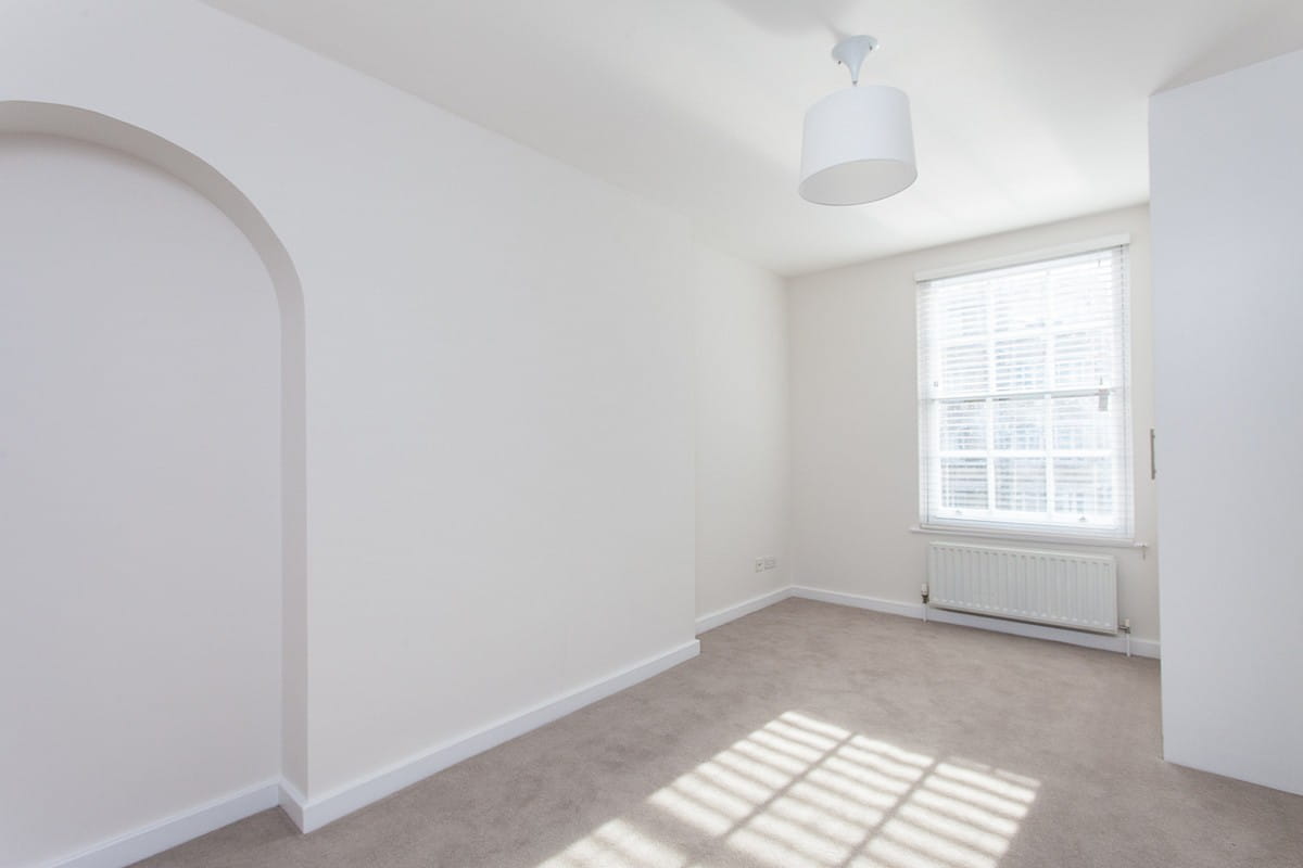 3 bedroom flat, George Street, Marylebone W1H - Available
