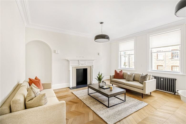 2 bedroom flat, Wimpole Street, London W1G - Available