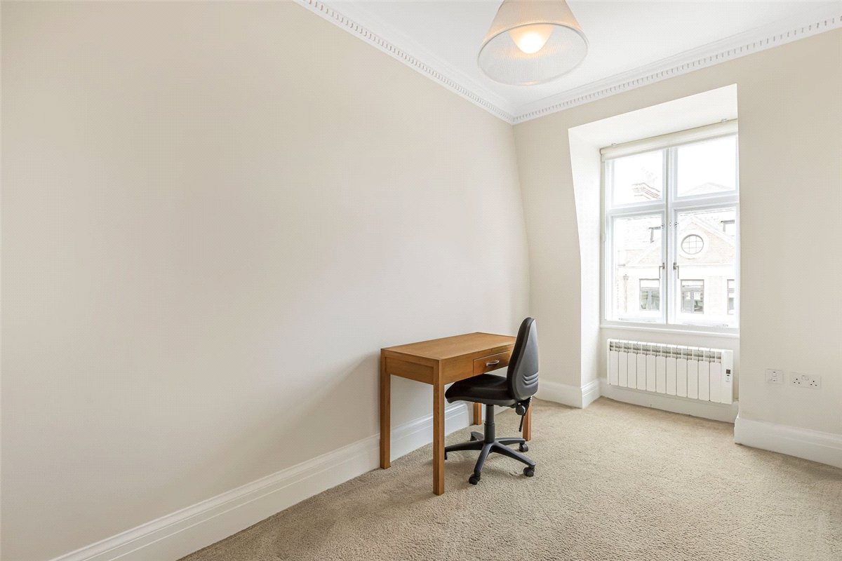 3 bedroom flat, Weymouth Street, Marylebone W1G - Available