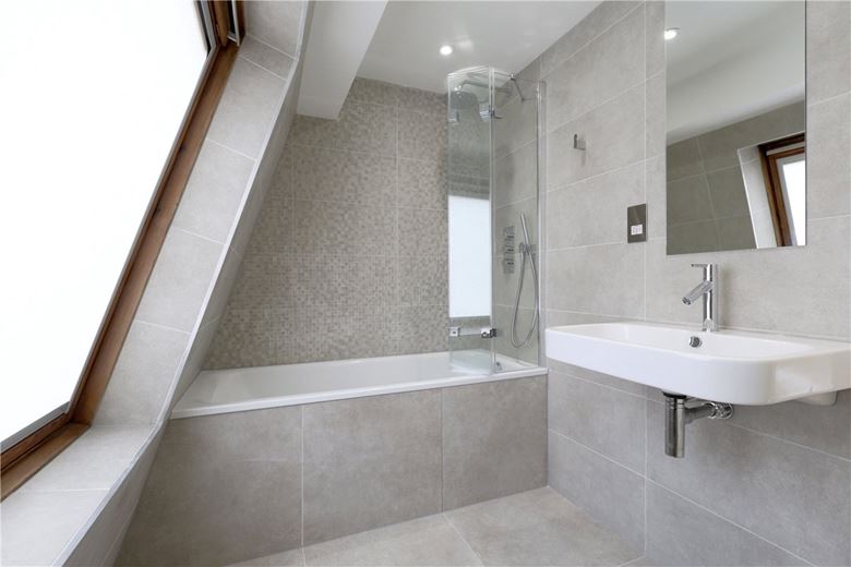 2 bedroom house, Devonshire Mews South, London W1G - Available