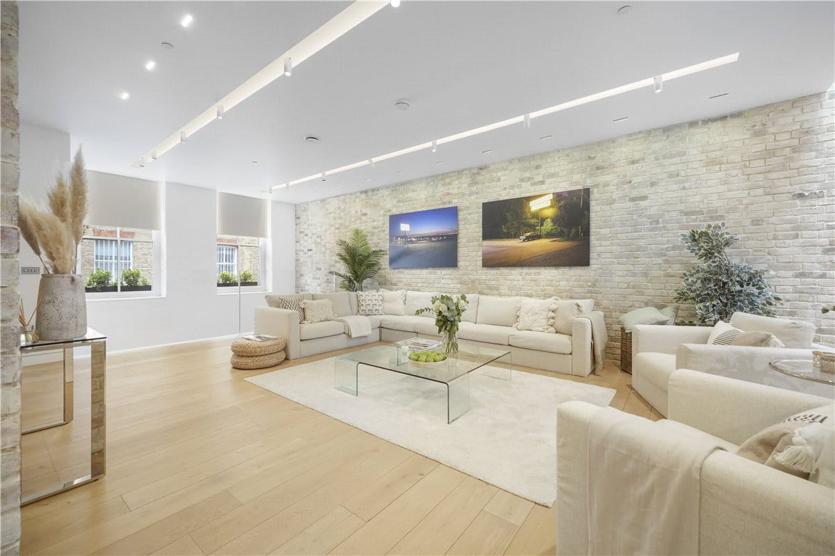 3 bedroom house, Bingham Place, London W1U - Available