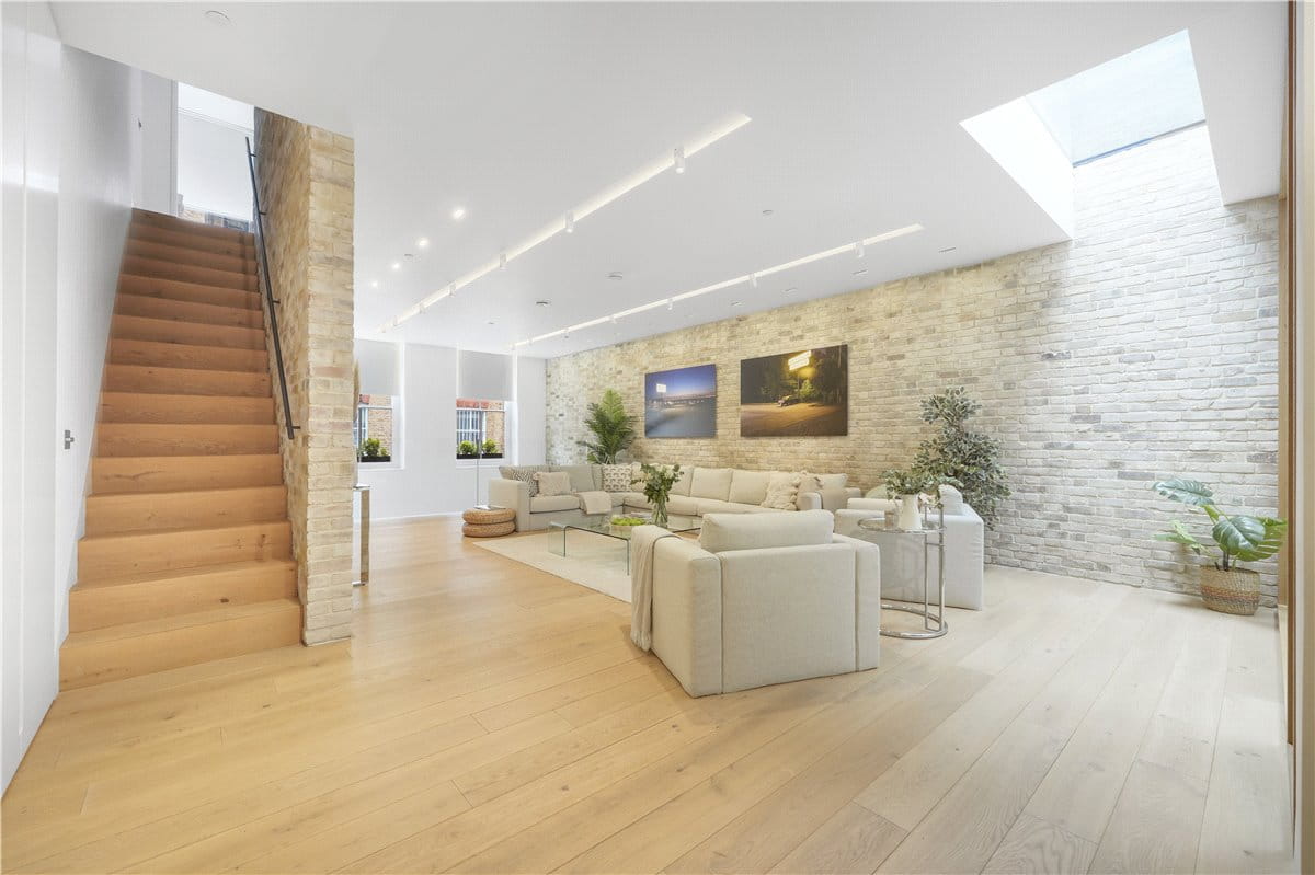 3 bedroom house, Bingham Place, London W1U - Available